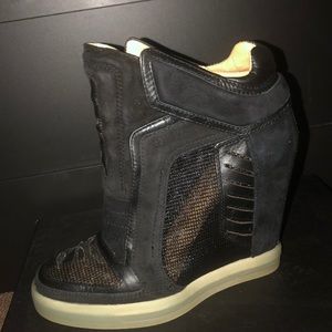 Lamb suede wedge sneakers